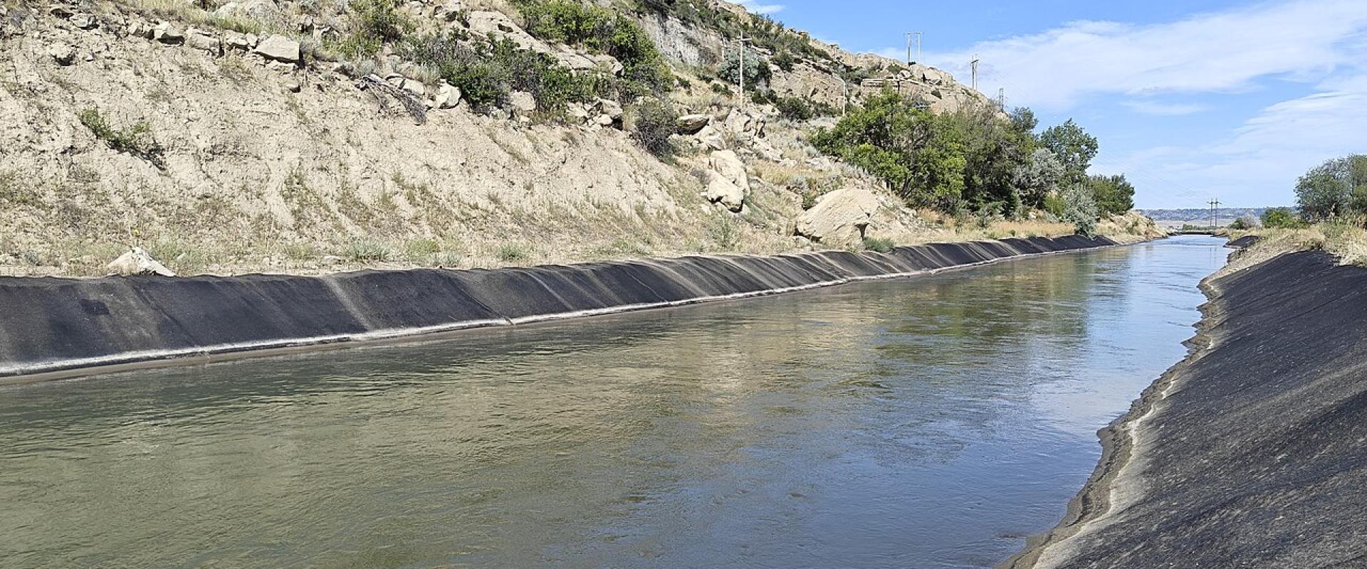 The Rimrocks cliffs above an irrigation canal in Billings